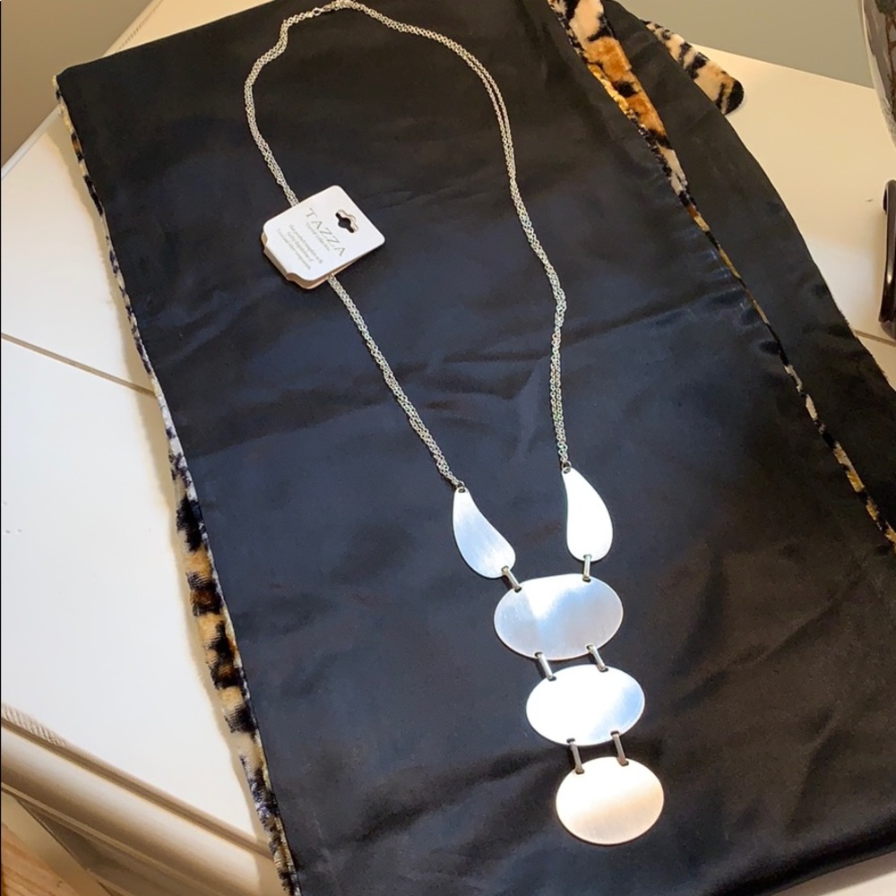 NWT Tazzo silver tone long necklace